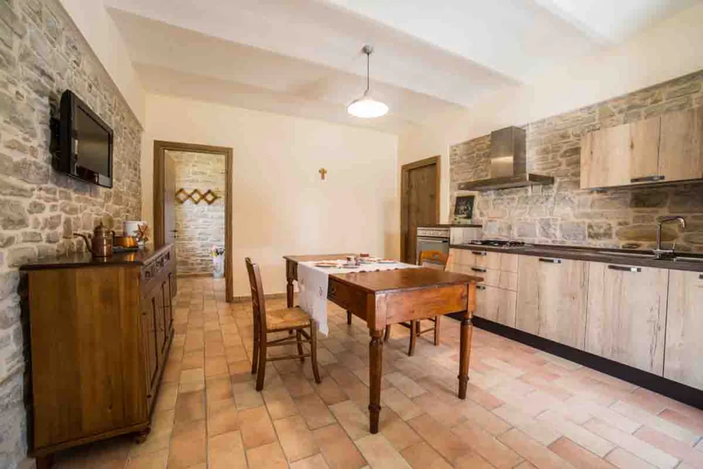 Agriturismo Le Quercie - Serra San Quirico - Cucina appartamento